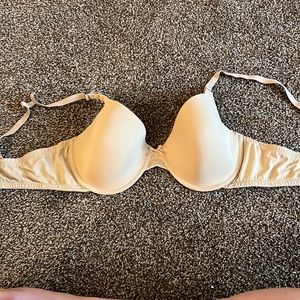 Nude MaidenForm bra 40 D